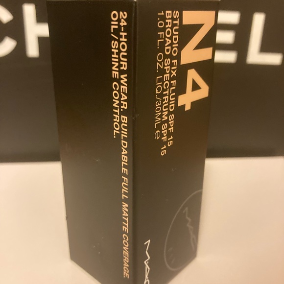 MAC Studio Fix N4 Foundation NIB New Neutral Fair Beige SPF 15 - Picture 3 of 3